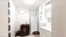 Badezimmer Erstbezug nach Sanierung - m�blierte 1,5-Zimmer-Wohnung (DG) mit Loggia in M�geldorf